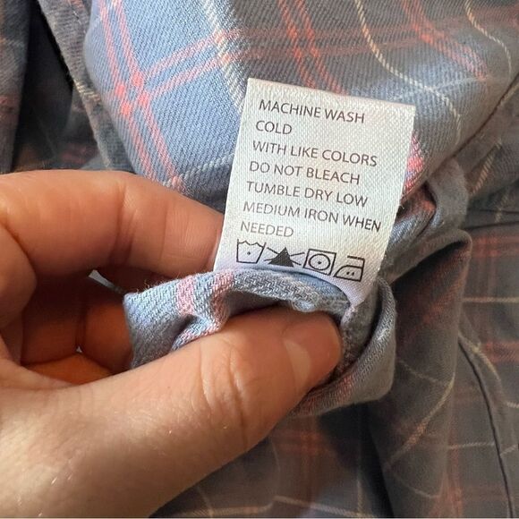 Pd & c plaid flannel shirt. Slim fit size large - Picture 3 of 10
